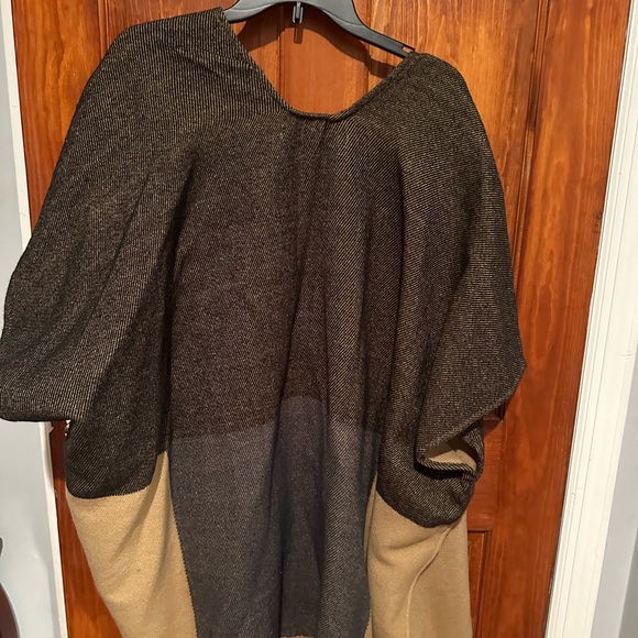 NWT Loft Shawl/Wrap - Picture 2 of 3